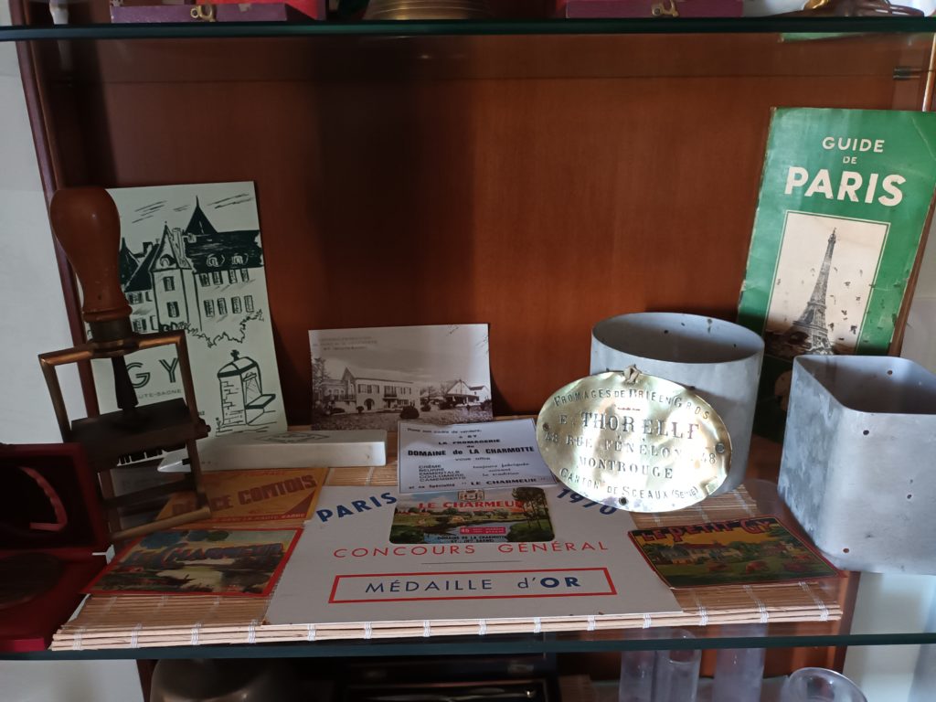 Détail vitrine de la laiterie