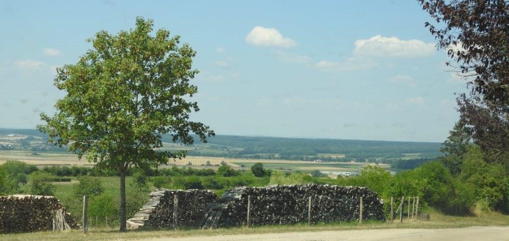Direction Autoreille, depuis la route du cimetière…