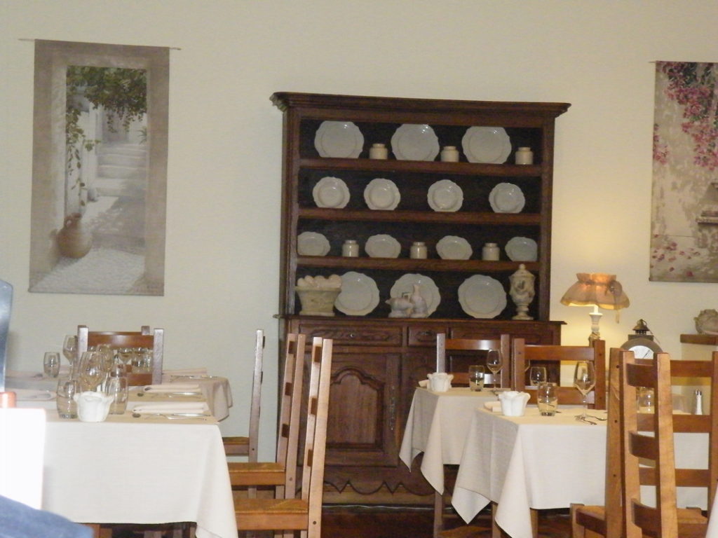 Restaurant au feu de bois à Gy