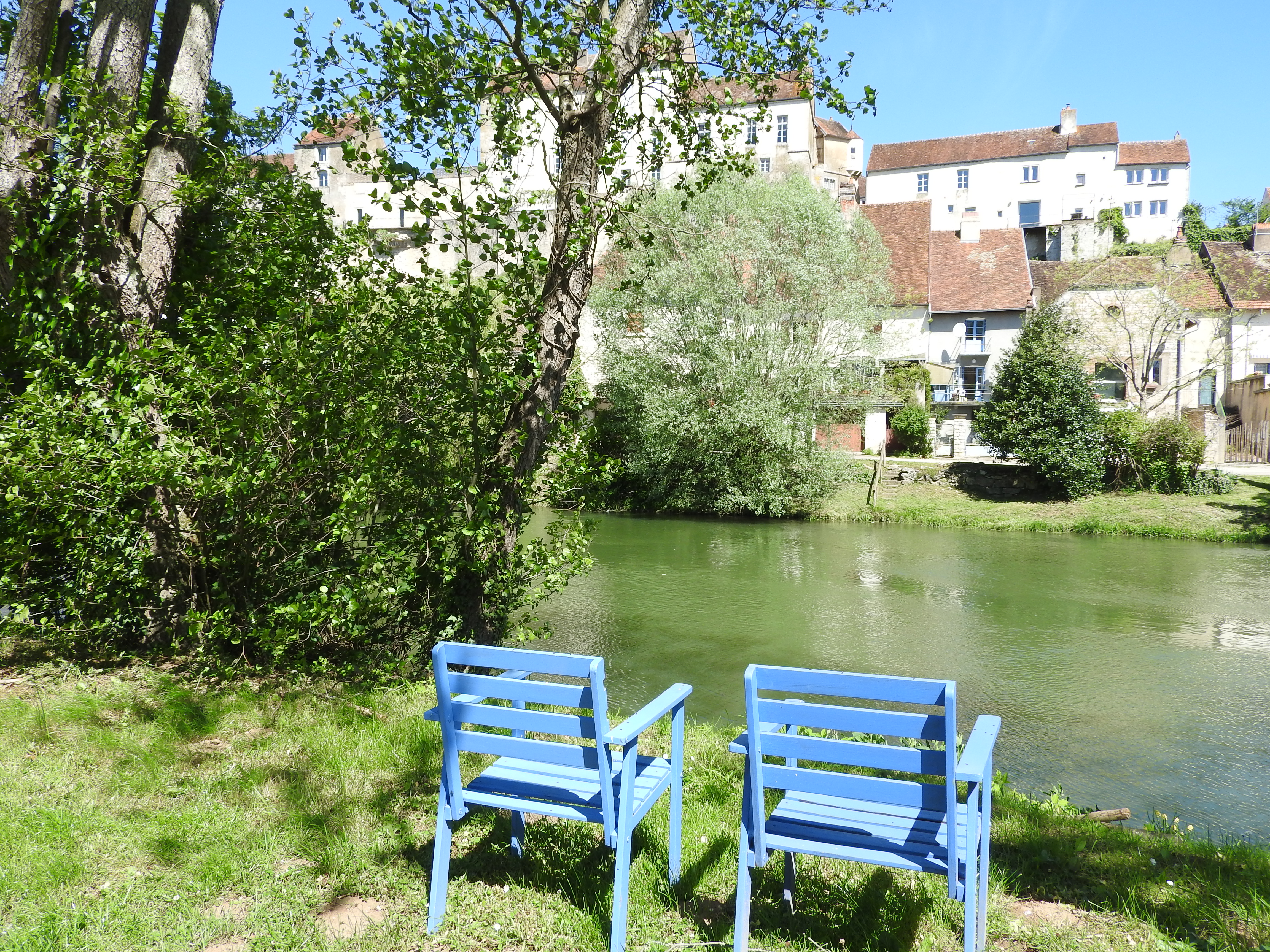 vue Pesmes et l'Ognon