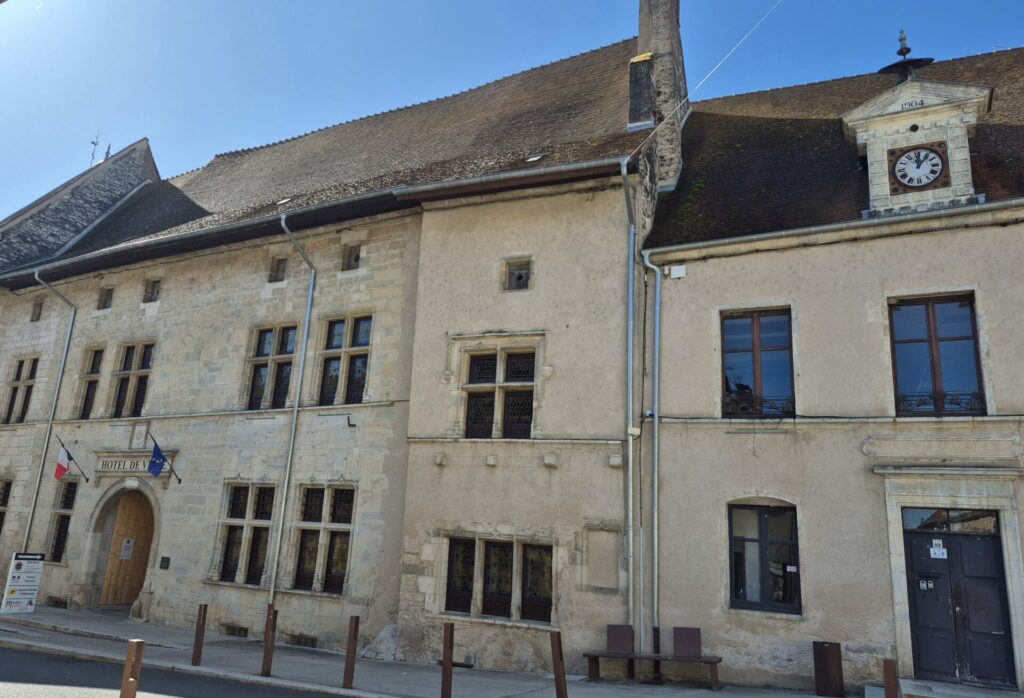 Marnay, Hôtel de ville ancien hotel de Santans